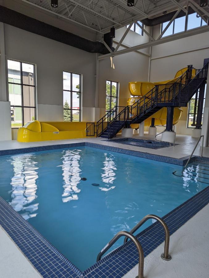 Microtel Inn & Suites Dorval Qc Exterior foto