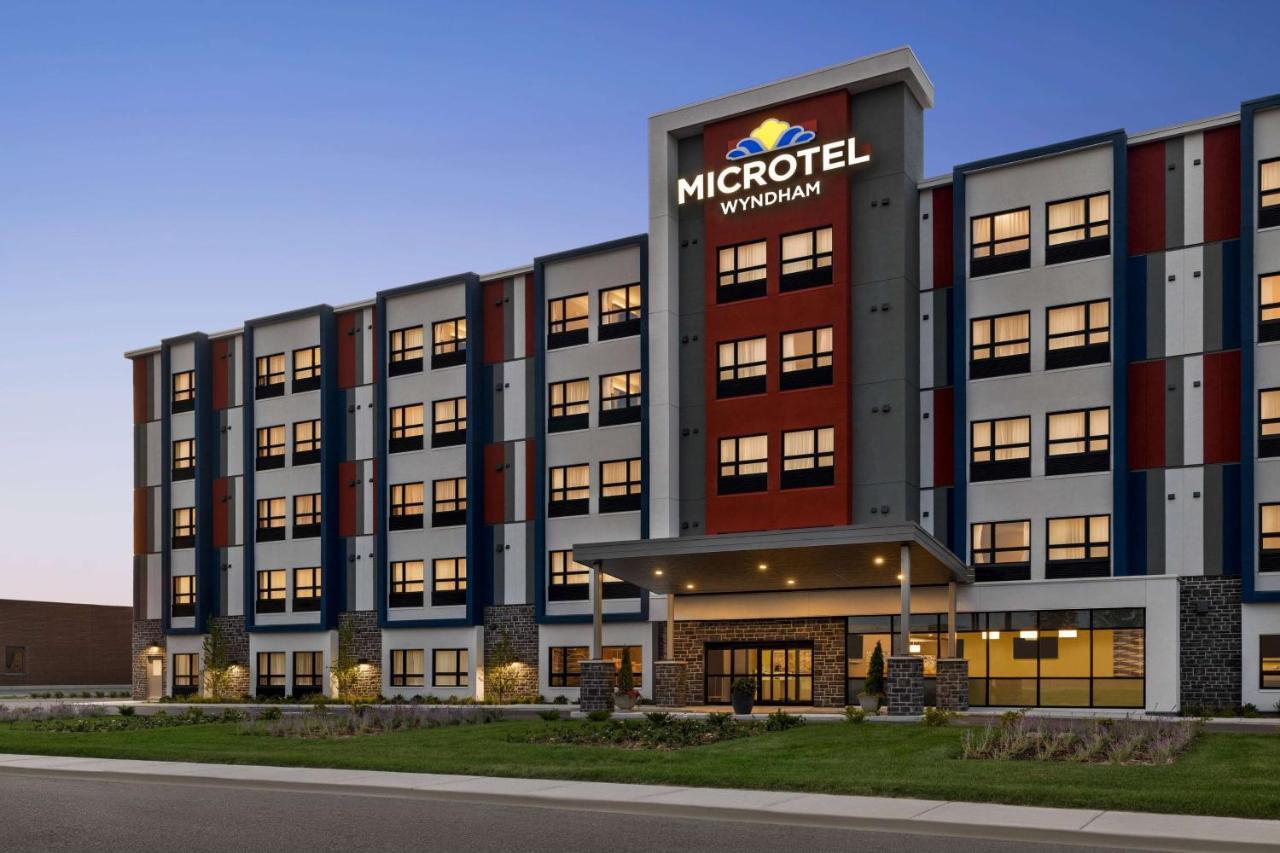 Microtel Inn & Suites Dorval Qc Exterior foto
