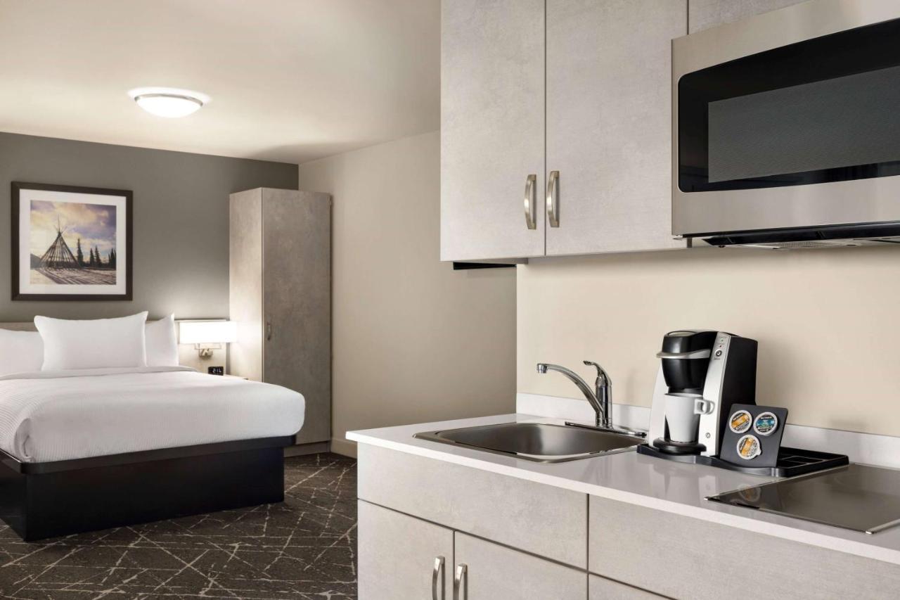 Microtel Inn & Suites Dorval Qc Exterior foto