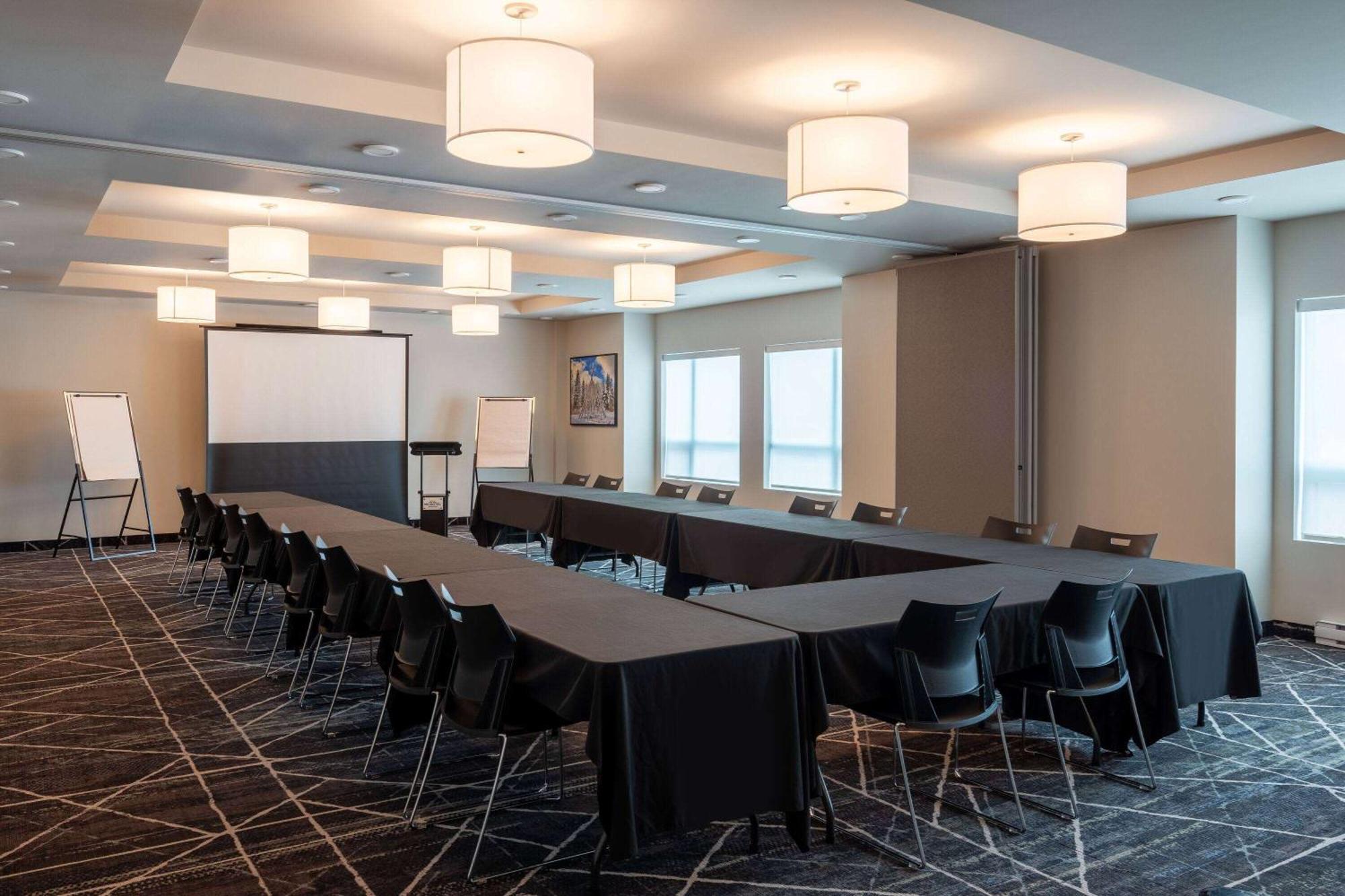 Microtel Inn & Suites Dorval Qc Exterior foto